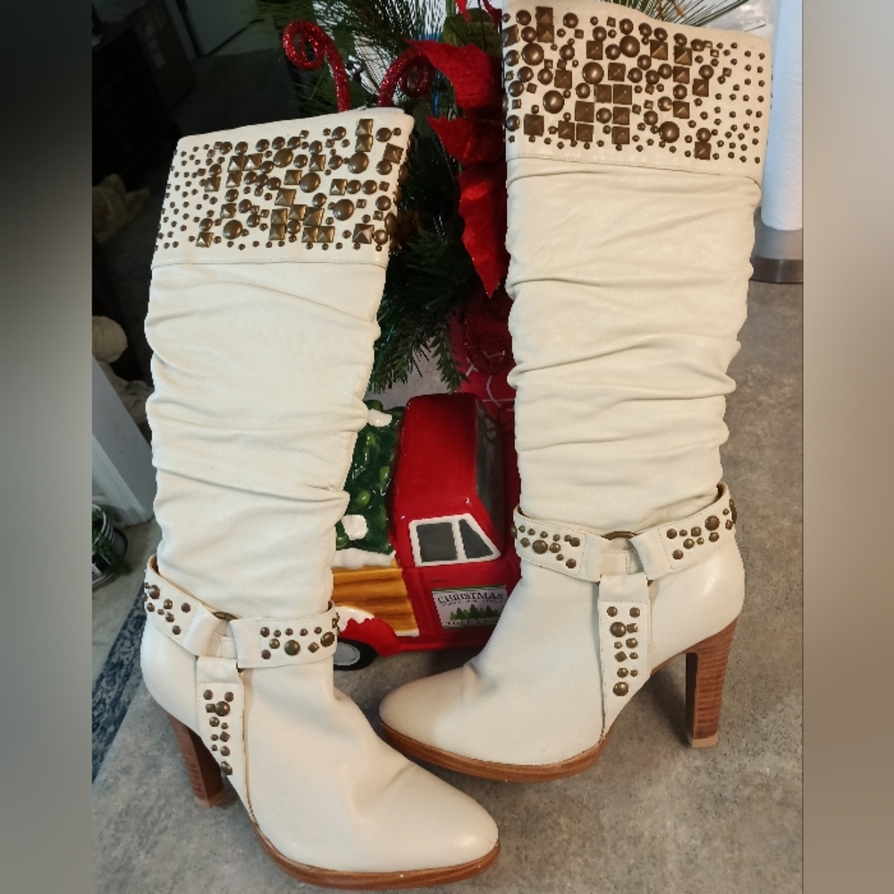 Colin Stuart Studded Cream Leather Scrunch Harness Boots (7)